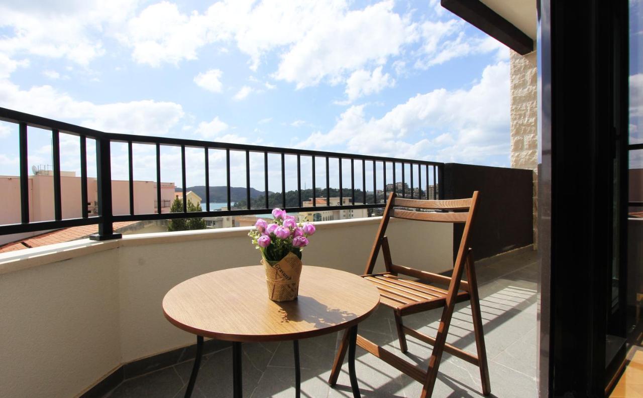 Sea View Apartment In Becici Будва Екстериор снимка